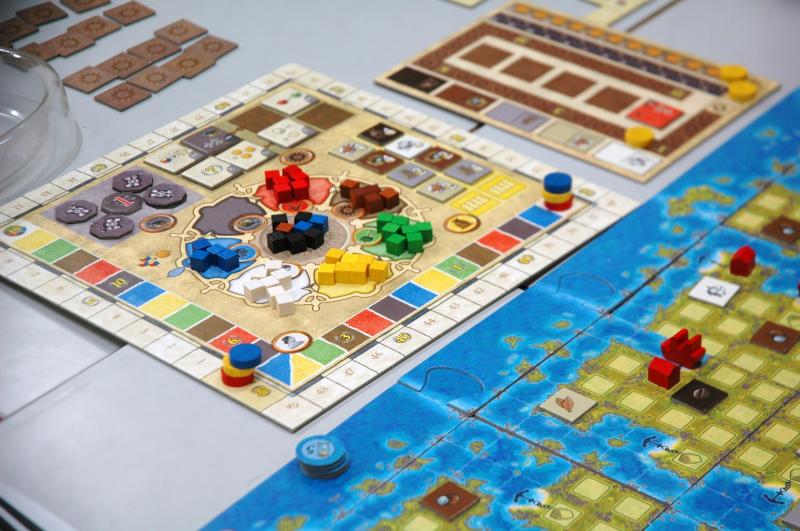 Akciómező, körülötte a hét színű tárolómező