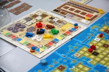 Akciómező, körülötte a hét színű tárolómező