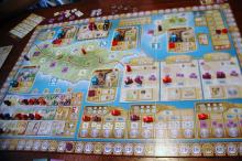 A BGG-értékelések szerint 4.25/ 5 a nehézségi szintje.